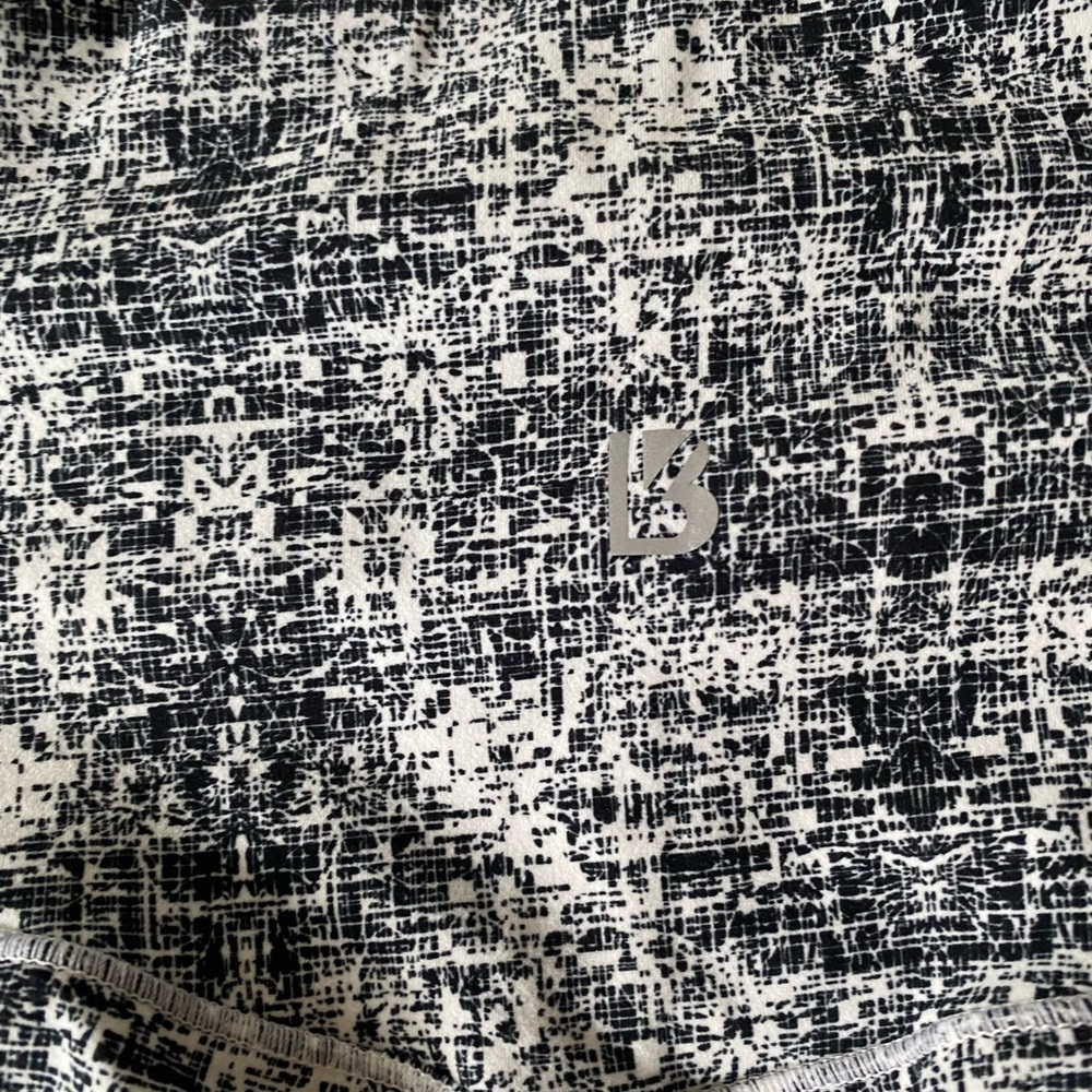 Women’s BuffBunny Leggings Medium - Picture 3 of 4